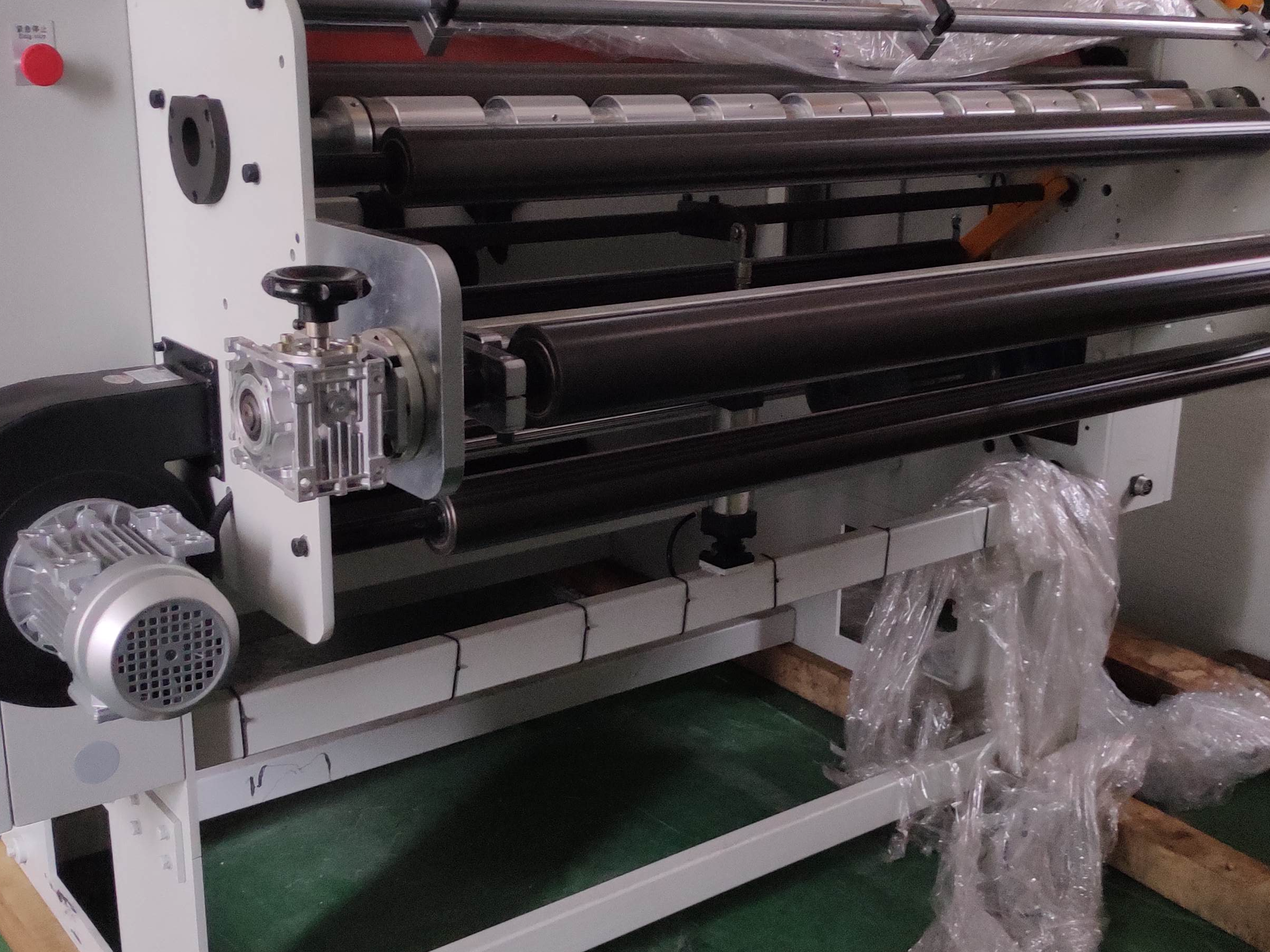 防滑紙生產(chǎn)設(shè)備更新升級